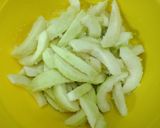 Hình bước làm 2 của món Mứt ổi dẻo chua cay