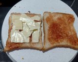 A picture of step 2 of Cheesy Bread Omlette.
