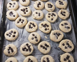 Foto del paso 7 de la receta: 👩‍🍳 Pepitas caseras (Galletitas con chispas de chocolate)
