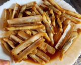 Foto del paso 3 de la receta: Canyuts (navajas) a la plancha con aceite de gambas