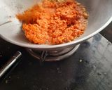 A picture of step 3 of Dry fruit gajar ka halwa.