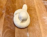 Foto del passaggio 4 della ricetta Pizza di cipolla (calzone di cipolla) tre ricette unico impasto
