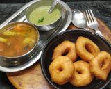 मेदूवडा सांबार (medu vada sambhar recipe in marathi) रेसिपी स्टेप 9 फोटो 