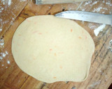 A picture of step 6 of Soft layered carrot chapati.