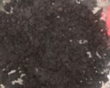 A picture of step 1 of Oreo trifle.