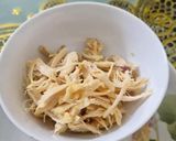 Hình bước làm 2 của món Cách làm gỏi gà hành tây cà rốt thơm ngon