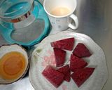 A picture of step 1 of Beet and Apple Juice (Vegetarian).