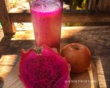 Foto langkah ke 3 dari resep Jus Buah Naga dan Apel.