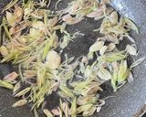 A picture of step 3 of Stir-Fried Venison with Lemongrass and Chili.