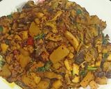 A picture of step 6 of Mushroom potato stir-fry in mustard paste.