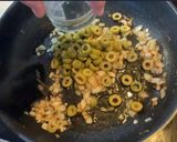 Foto del paso 4 de la receta: Filetes de ternera en salsa con aceitunas
