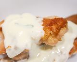 Foto langkah ke 4 dari resep Crispy Chicken with Garlic Cream Sauce.