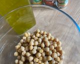 Une image de l'étape 1 de Pois chiches croustillants aux épices.
