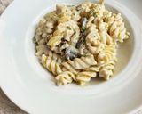 Foto langkah ke 6 dari resep Fusilli Creamy Carbonara.