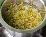 मुरमुरा स्प्राउट भेल (Murmura sprout bhel recipe in Hindi) रेसिपी चरण 1 फोटो