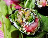 Foto del paso 6 de la receta: Makis de crema de queso de cabra con rúcula, germinados y fresas