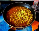 A picture of step 4 of Chana Masala.