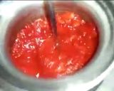A picture of step 2 of (Hand made) Strawberry Samoothie🍓🍸.