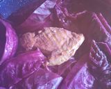Foto del paso 3 de la receta: Pechuga con col morada escalfada. 100% libre de grasa