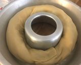 A picture of step 5 of Casatiello with Extra Virgin Olive Oil.