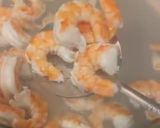 A picture of step 2 of Ceviche de camarones.