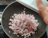 A picture of step 3 of Spicy potato capsicum curry chatpati aloo shimla mirch sabzi.