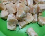Foto langkah ke 1 dari resep Oseng Ikan Asin Jambal Roti.