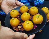 बेसन लड्डू (besan ladoo recipe in Hindi) रेसिपी चरण 6 फोटो