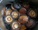 季節限定~龍眼香菇雞湯的食譜步驟3照片