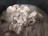 Carne de puerco en salsa esmeralda con Verdolagas verde vida
