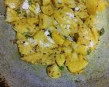 बटाटा भाजी (batata bhaji recipe in marathi) रेसिपी स्टेप 2 फोटो 