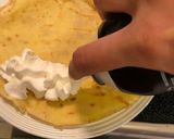 Hình bước làm 4 của món Bánh Crepe với hoa quả