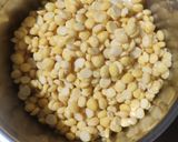 A picture of step 1 of Chana Dal ka pakora.