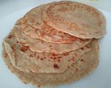 A picture of step 4 of Oat and Banana Pancakes.