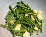 ডাঁটা আলু পোস্ত (Danta aloo posto recipe in Bengali) রেসিপির ধাপ 2 ছবি