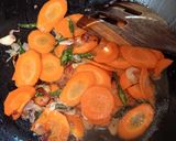 Foto langkah ke 3 dari resep Tumis sawi putih wortel dan orak arik telur.