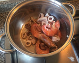 Foto del paso 2 de la receta: Fesols santa pau amb calamarsets i gambes