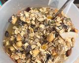 Házi granola mézzel, magvakkal és aszalt gyümölcsökkel recept fázis 2 fotója