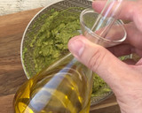 Foto del paso 4 de la receta: Huevo poché sobre tostada de aguacate 🥑