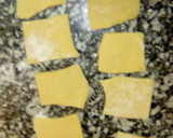 Foto del paso 6 de la receta: Raviolis de setas calabaza y nueces con salsa de puerros y chile
