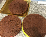 Foto del paso 1 de la receta: Torta cumpleaños súper fácil de chocolate, frutillas y chantillí