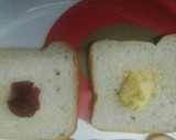 பட்டர் ஜாம் பிரட் டோஸ்ட் (Butter jam bread toast) ரெசிபி ஸ்டேப் 1 புகைப்படம்