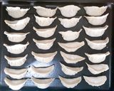 รูปขั้นตอนการทำที่ 7 ของ โฮมเมดแผ่นแป้งเกี๊ยวซ่า homemade  gyoza wrappers