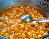 A picture of step 4 of Makhana kaju curry.