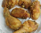 Foto langkah ke 4 dari resep Ayam Goreng Kunyit.