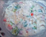 A picture of step 3 of Cheesy Macaroni Pasta with Veggies.