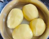 A picture of step 1 of Chilli Garlic Potato Bites.