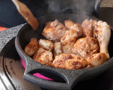 Foto del paso 8 de la receta: Pollo en salsa de cebolla