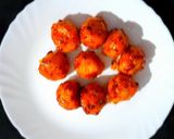 A picture of step 12 of Schezwan Rava Balls.