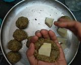 A picture of step 11 of Pizza flavoured kofta in creamy spinach gravy.